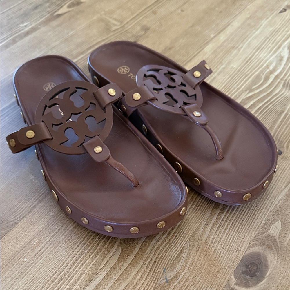 Tory Burch Brown Leather Logo Thong Sandals with Gold Studs